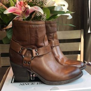 Frye Tabitha Harness Short